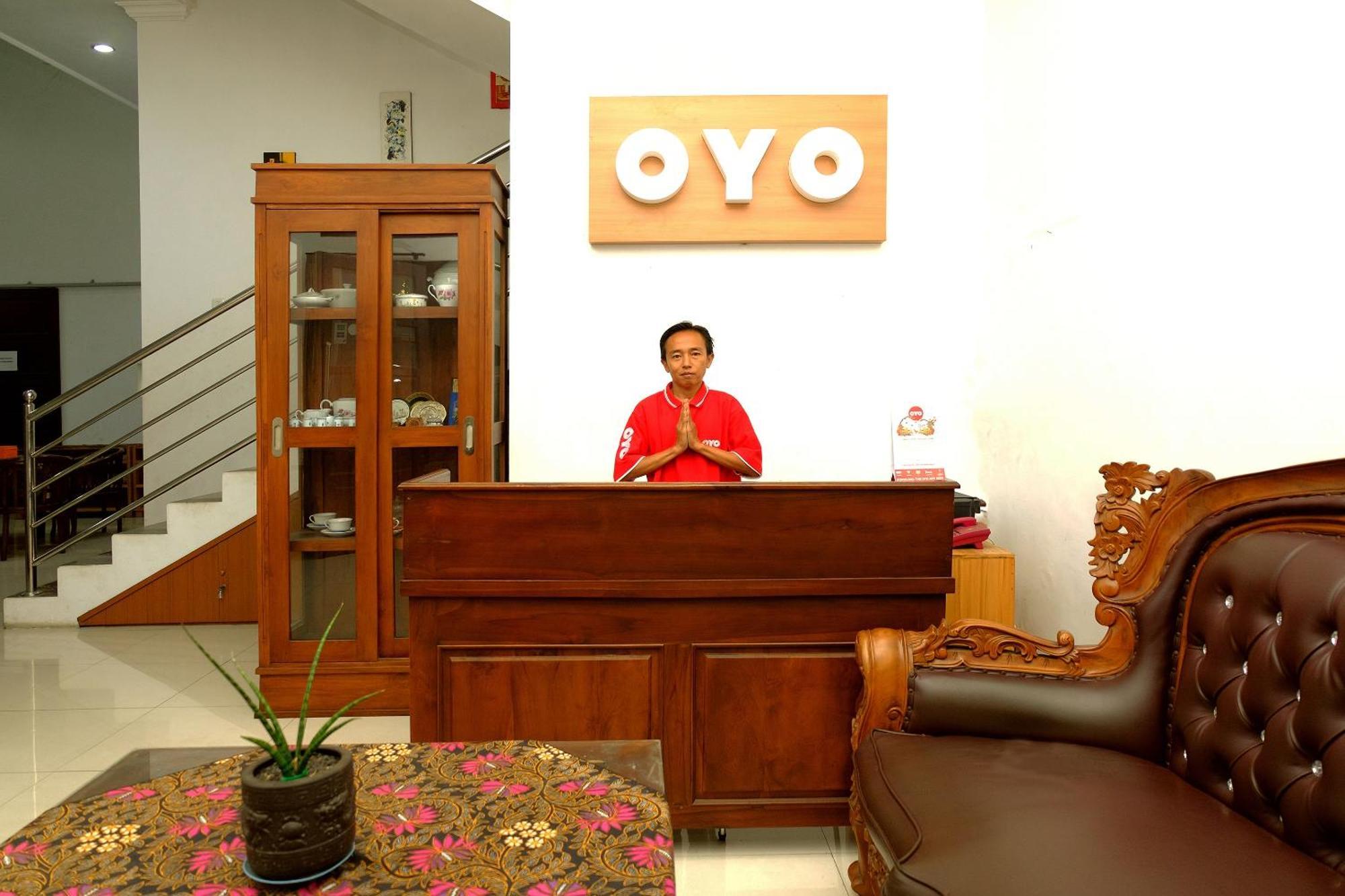 Oyo 350 D' Maktab Homestay Syariah Malang Eksteriør bilde