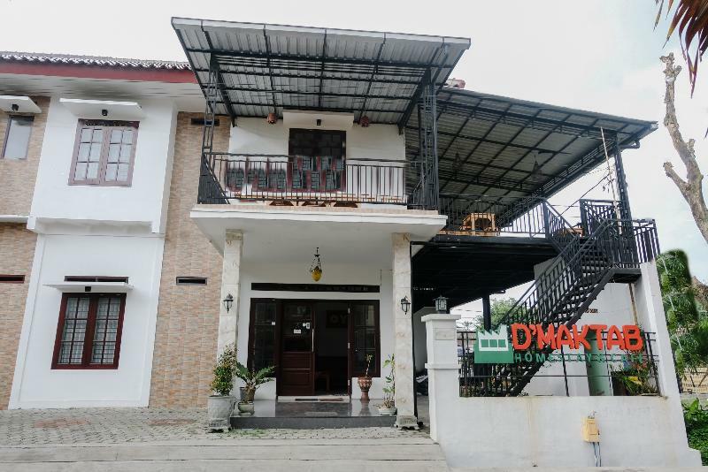 Oyo 350 D' Maktab Homestay Syariah Malang Eksteriør bilde